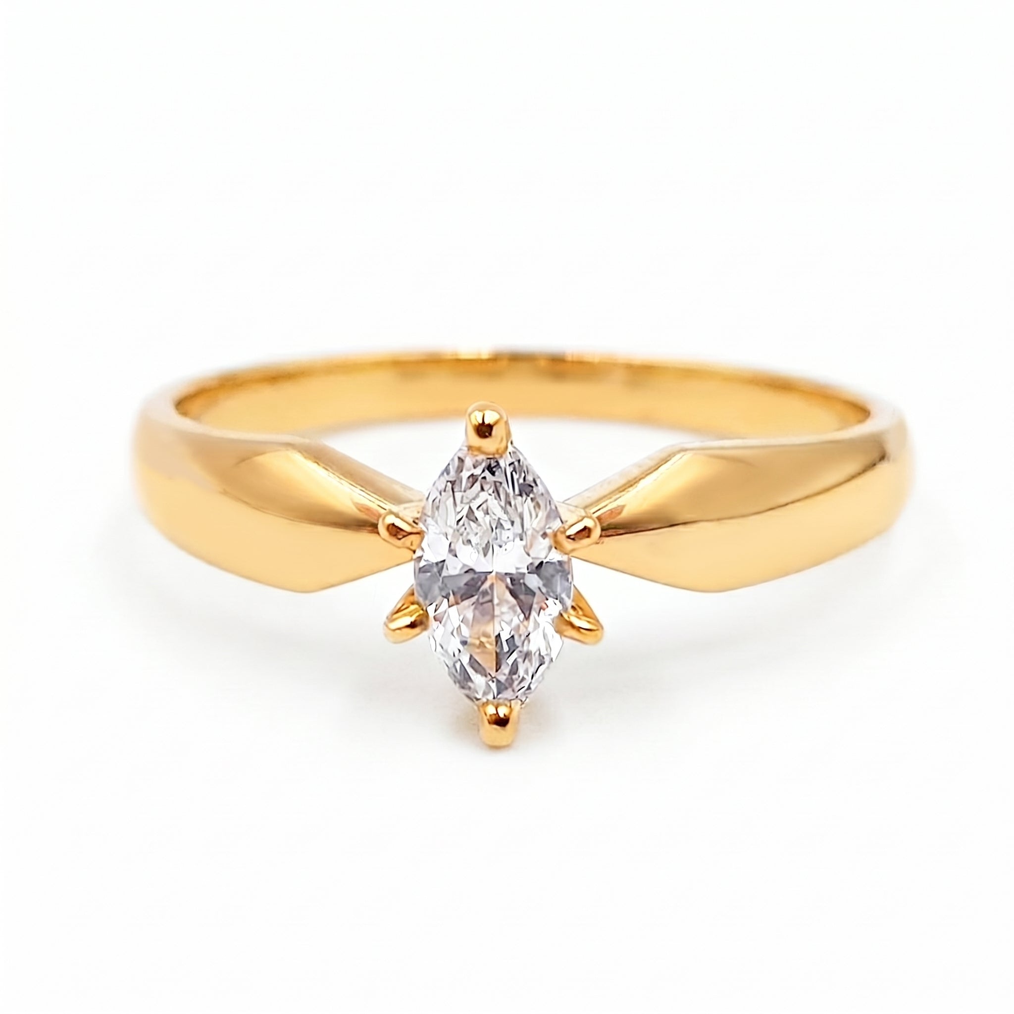 Anillo De Compromiso V17 - Oro 18K