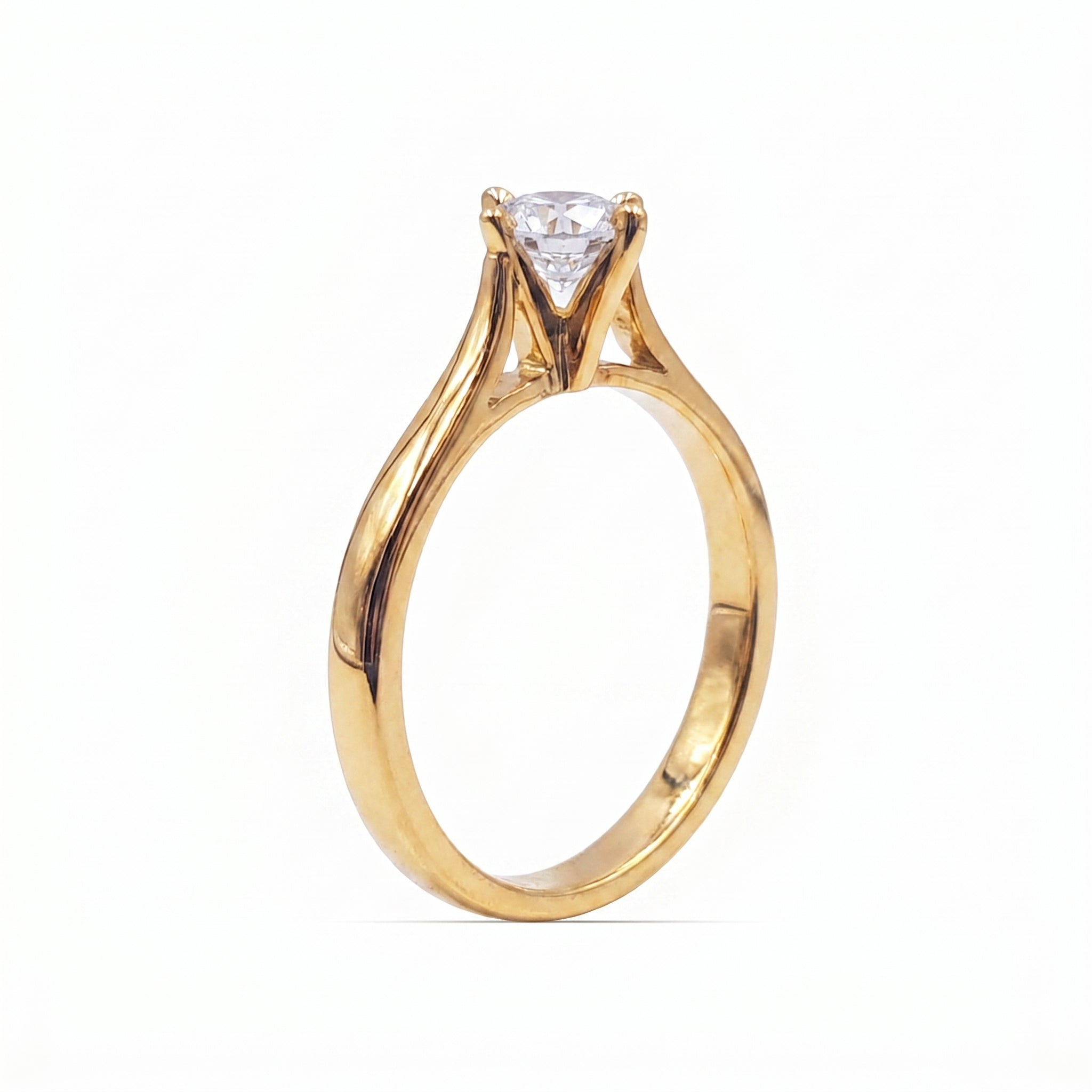 Anillo De Compromiso V26 - Oro 18K