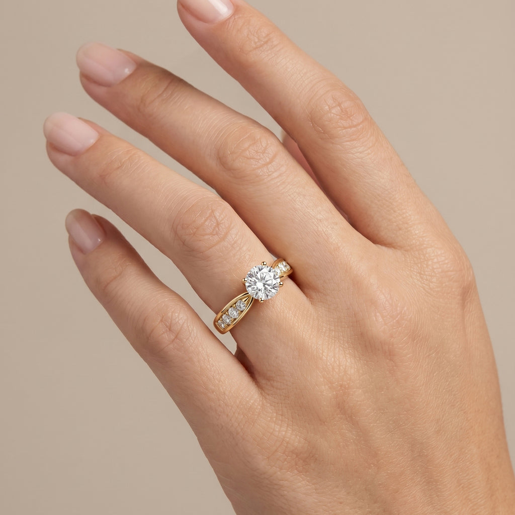 Anillo De Compromiso V33 – Oro 18K