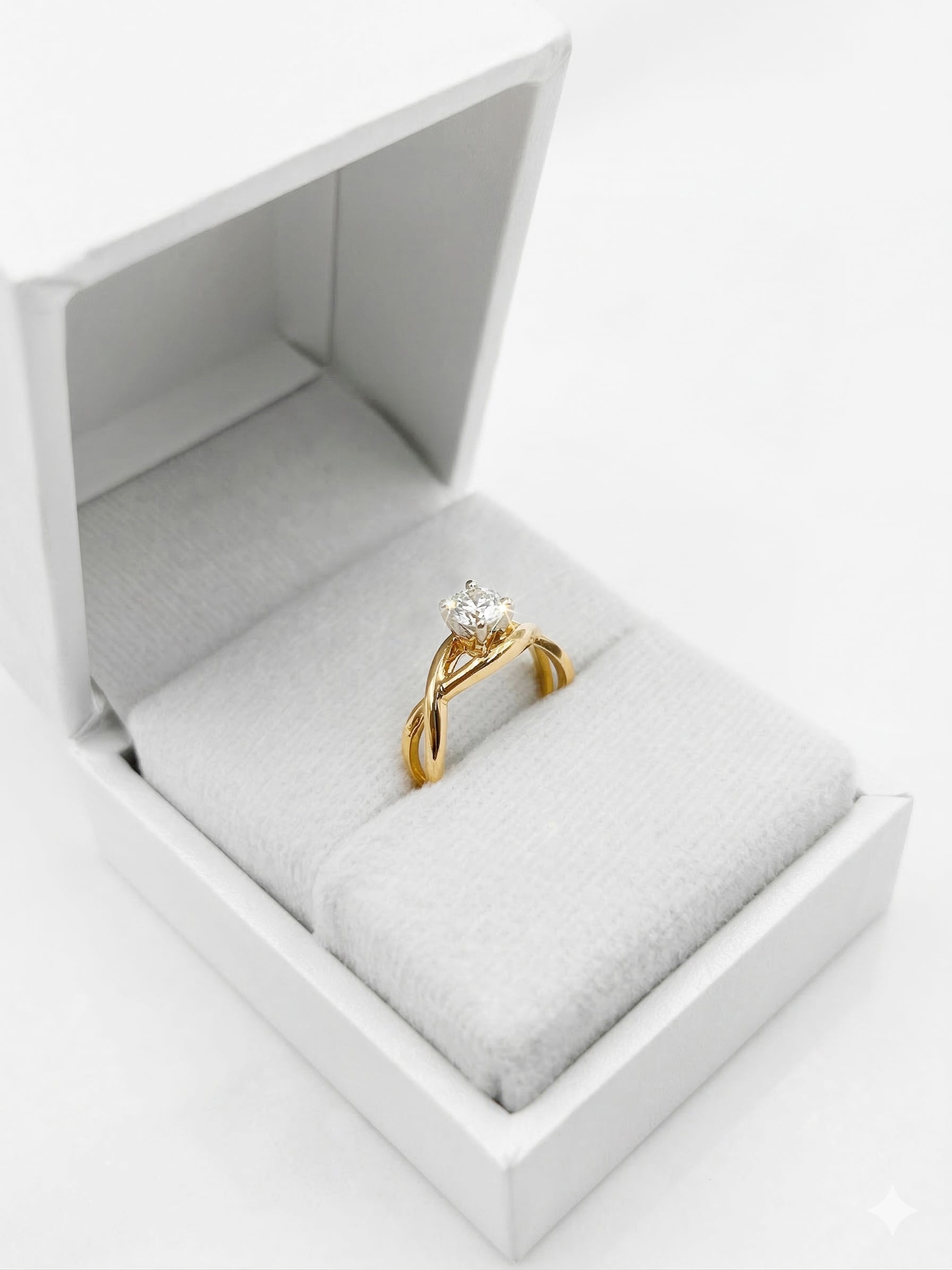 Anillo De Compromiso V44  Oro 18k