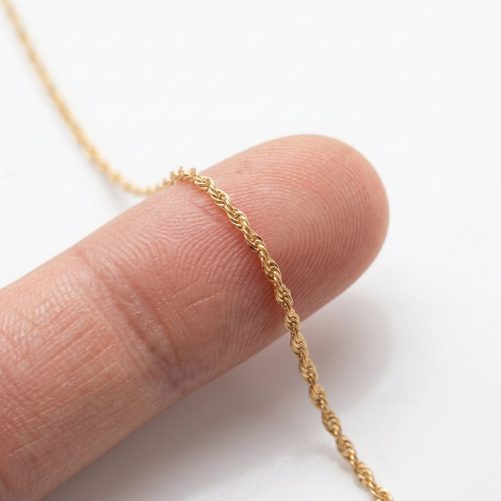 Cadena Entorchada Slim - Oro 18K