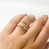 Anillo Ojo Magenta – Oro 18K